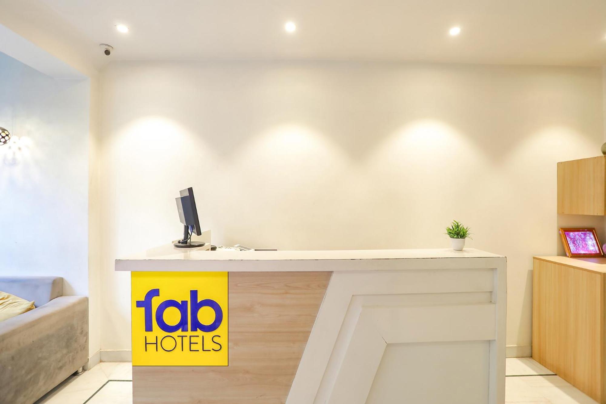 Fabhotel Jhs Studio Gurgaon Ngoại thất bức ảnh